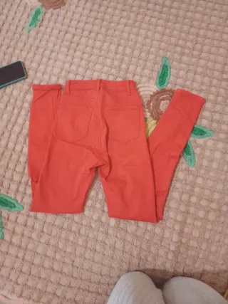 Jeans rossi skinny strappati