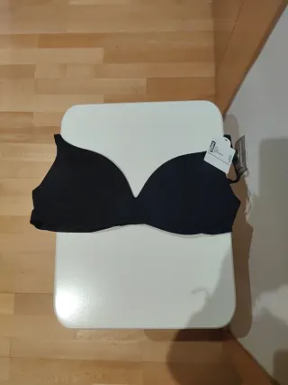 Sujetador Dim Negro Sin Estrenar, con etiqueta.