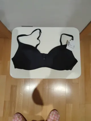 Sujetador Dim Negro Sin Estrenar, con etiqueta.