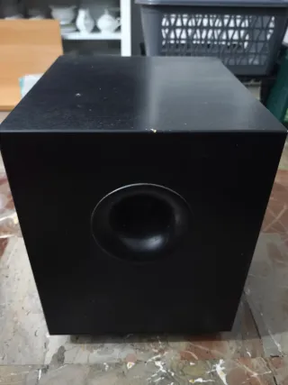 Amplificador y Altavoces Yamaha Negros