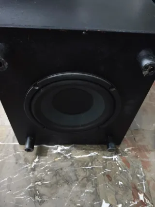 Amplificador y Altavoces Yamaha Negros