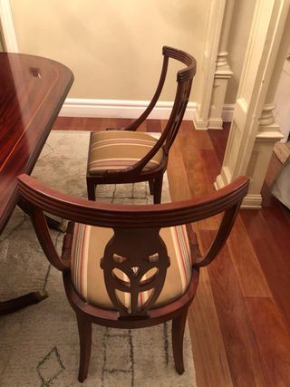 Conjunto de 9 sillas de madera maciza