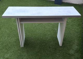 Mesa extensible de madera cocina gris y blanca