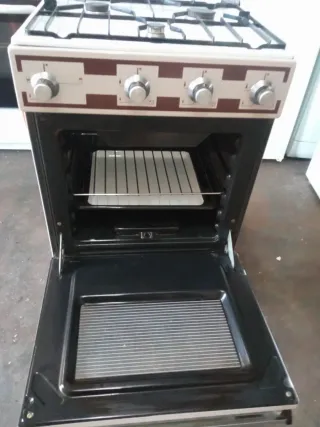 Fornello a gas con forno (butano)