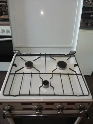 Fornello a gas con forno (butano)