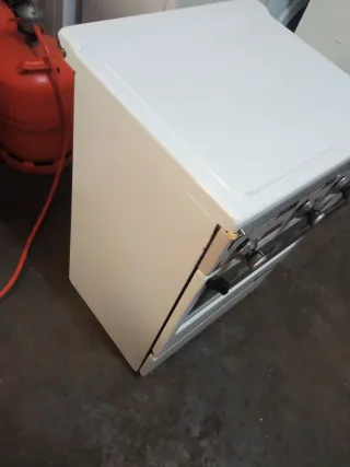 Fornello a gas con forno (butano)