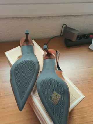 Zapatos de tacón marrones