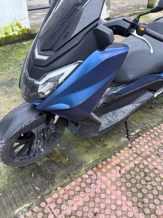 Mitt Scooter 125cc Azul y Negra