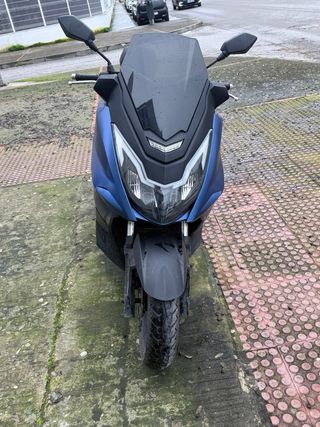 Mitt Scooter 125cc Azul y Negra
