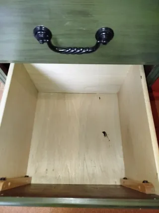 Mesita de noche verde