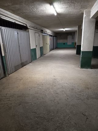 Garaje cerrado en Zumaia (Aita Mari).