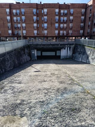 Garaje cerrado en Zumaia (Aita Mari).