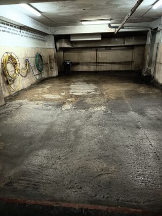 Garaje cerrado en Zumaia (Aita Mari).