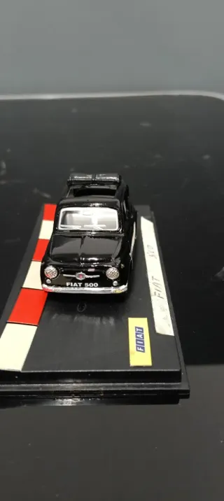 Modellino Fiat 500 nero