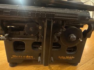 Máquina de escribir Mercedes Zella-Mehlis