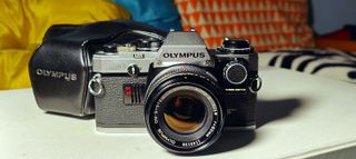 Olympus OM10 Cámara Analógica + Manual Adapter
