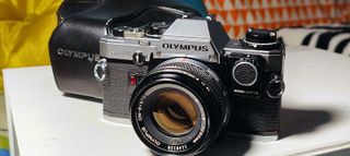 Olympus OM10 Cámara Analógica + Manual Adapter