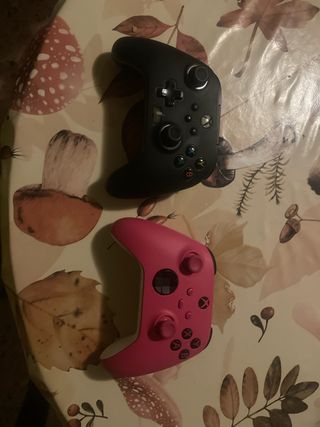 Mando Xbox Negro y Rosa