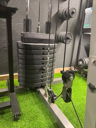 Máquina de musculación multifuncional