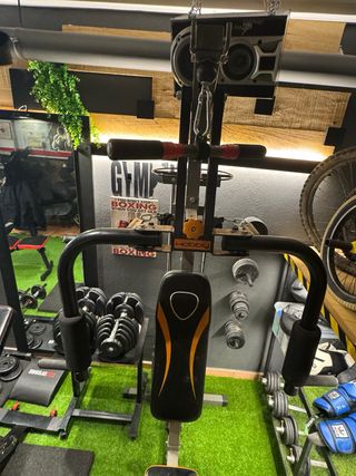 Máquina de musculación multifuncional