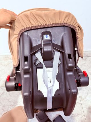 Bebe Confort adaptable en coche