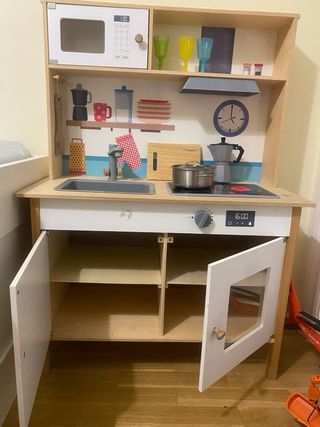 Cocinita de madera infantil