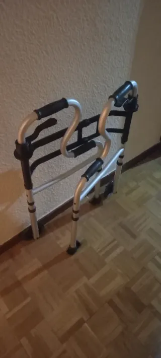 2 Barandillas cama,andador,bicicleta y baston.lote