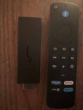 Amazon Fire TV Stick con Mando