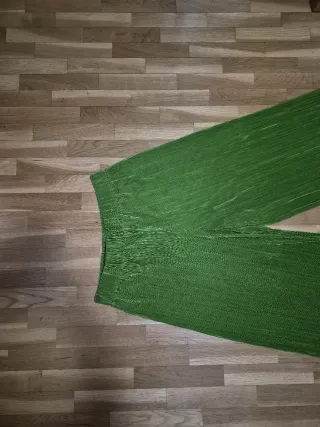 Pantalón Mango Wide Leg Verde Plisado