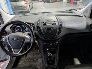 Ford Transit Courier 2021