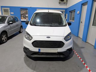 Ford Transit Courier 2021