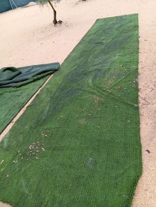 Césped artificial verde