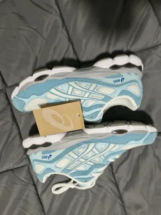Zapatillas Asics Azul y Blanco