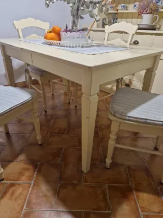 • Mesa de comedor extensible de 90 x 140