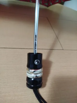 Paraguas rojo estampado