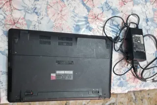 Lote 2 portátiles HP y Asus para piezas