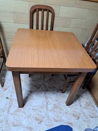Mesa de comedor con 6 sillas