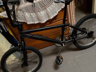 Bicicleta BMX negra