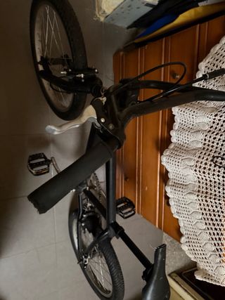 Bicicleta BMX negra