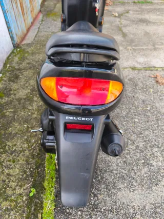 Peugeot Zenith 50 Scooter Negra con 700km