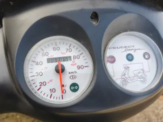 Peugeot Zenith 50 Scooter Negra con 700km