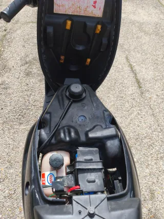 Peugeot Zenith 50 Scooter Negra con 700km