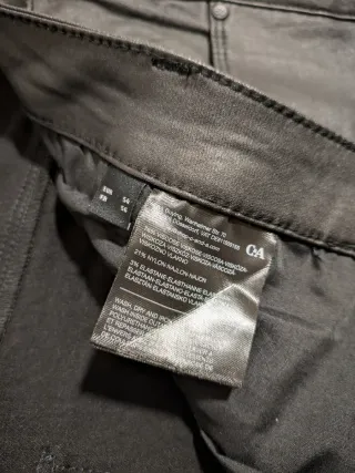 Pantalón cuero sintético