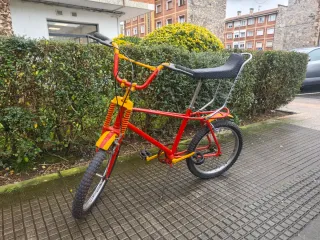 Bicicleta Cross Roja y Amarilla Antigua