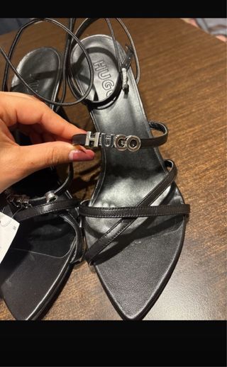 Tacchi Hugo Boss neri