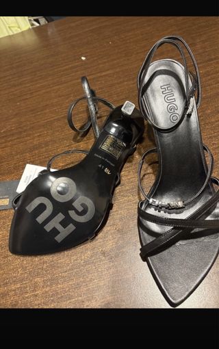 Tacchi Hugo Boss neri