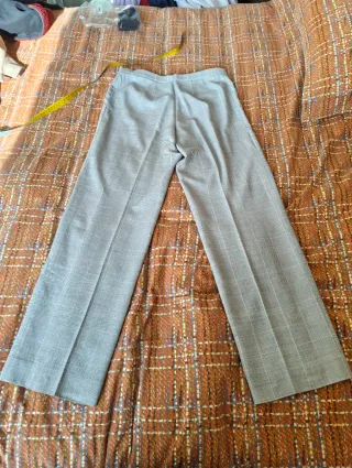 Pantaloni grigi primaverili a quadri fatti a mano