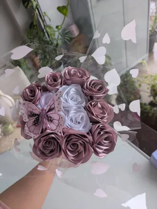 Rosas eternas de satén