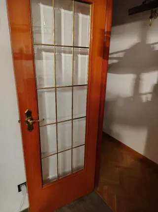 Puertas de madera maciza y cristal