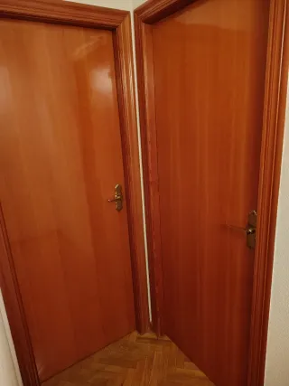 Puertas de madera maciza y cristal